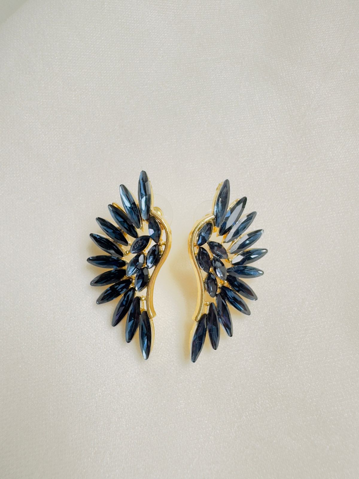 Wing-shaped earrings