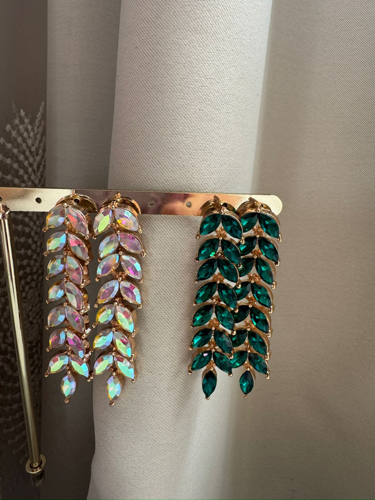 Emerald color earring