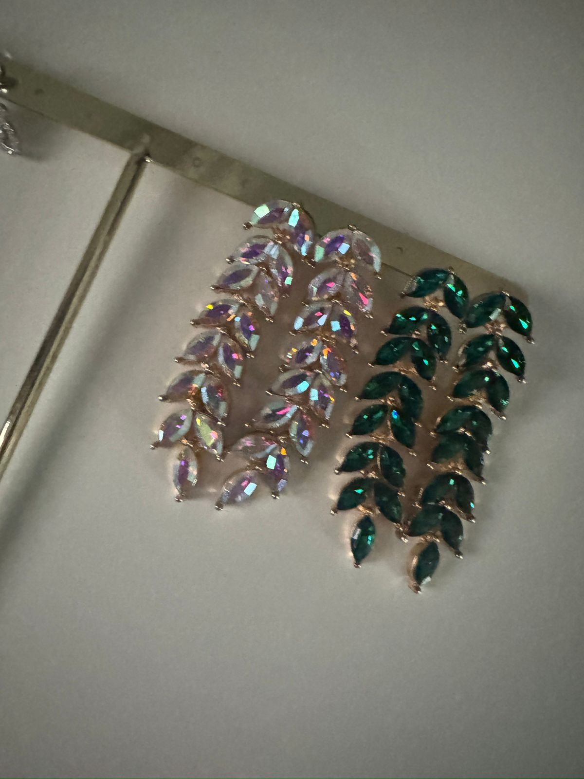 Emerald color earring