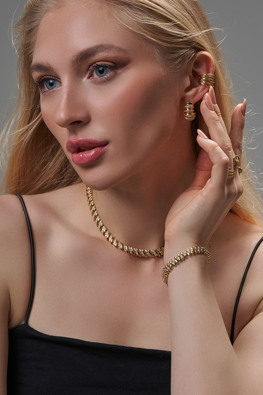 Ear cuff