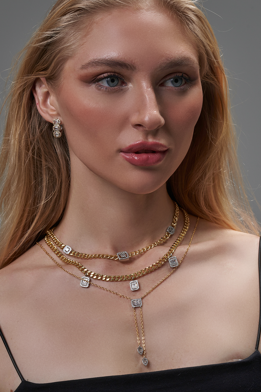 Gold necklaces with diamond pendants