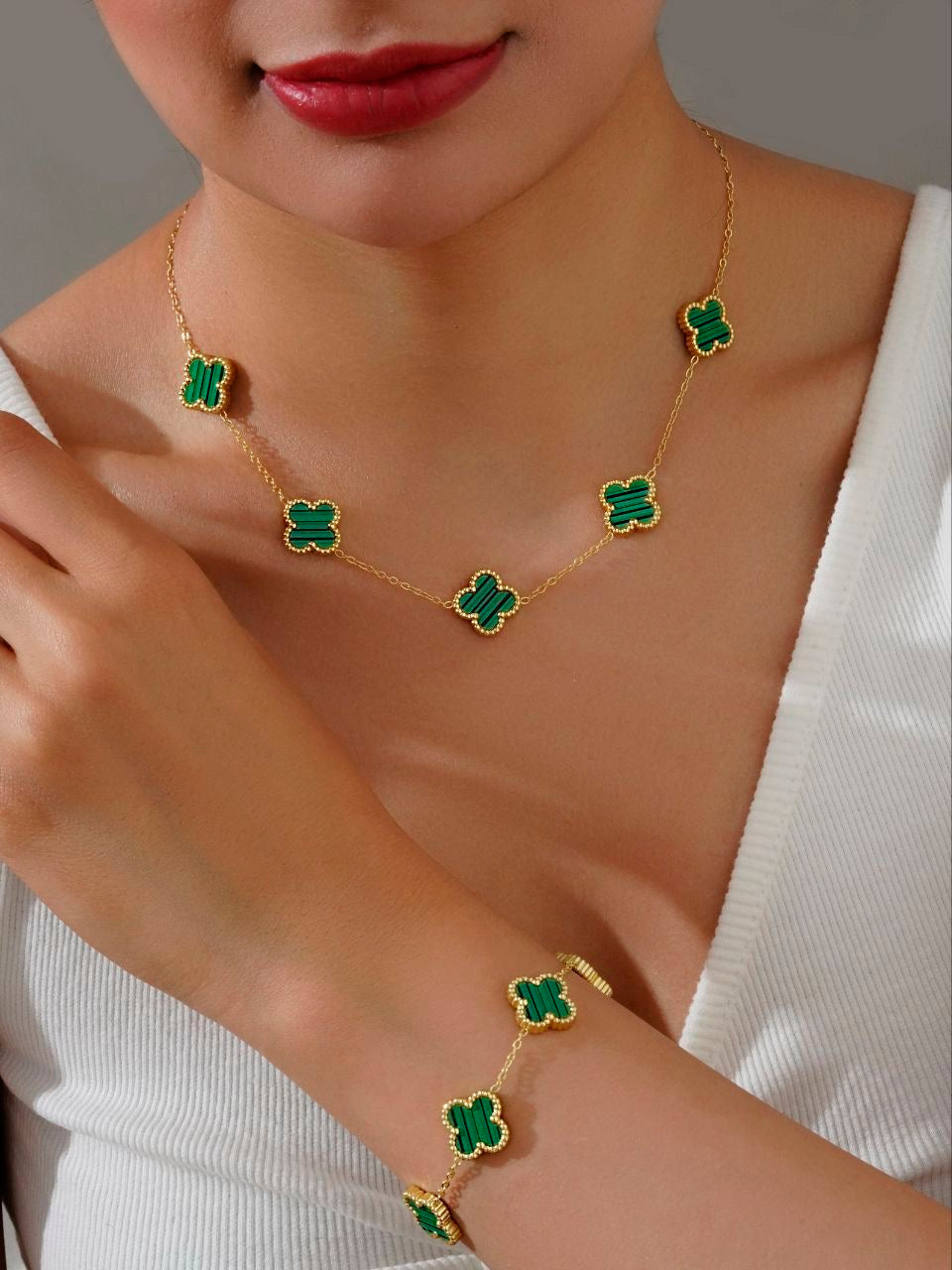 Green Van-Cleef set (Necklace & Bracelet)